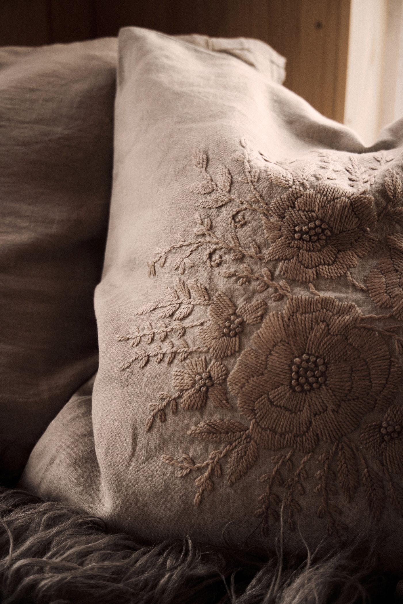 FLORET EMB KNIT CUSHION COVER, WITH DOWN PILLOW INSERT– NATURE